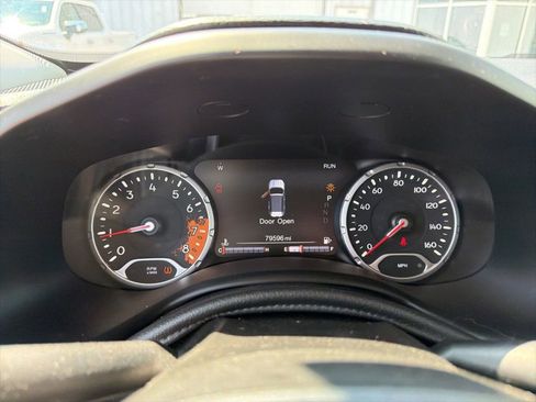 Used 2017 Jeep Renegade Trailhawk w/ Cold Weather Group II AWD/4WD image 12