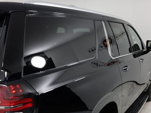 Used 2023 Chevrolet Suburban Premier w/ Advanced Technology Package image 47