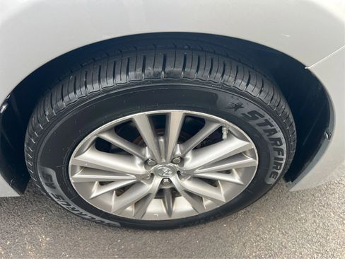 Used 2015 Toyota Corolla LE image 22