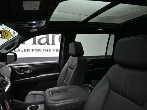 Used 2022 Chevrolet Suburban RST w/ Luxury Package AWD/4WD image 17