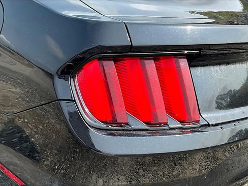 Used 2016 Ford Mustang Coupe image 25