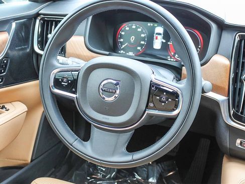 Used 2019 Volvo S90 T8 Inscription w/ Advanced Package image 16