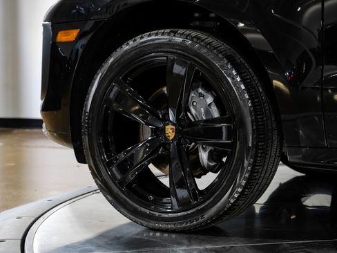Used 2024 Porsche Macan image 60