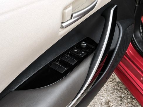 Used 2020 Toyota Corolla XLE image 43