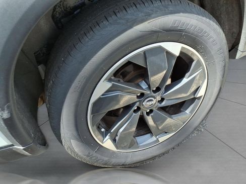 Used 2025 Nissan Rogue SV AWD/4WD image 5