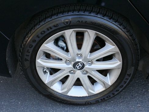 Used 2016 Hyundai Elantra SE w/ Option Group 02 FWD image 9