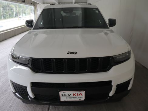 Used 2023 Jeep Grand Cherokee L Laredo AWD/4WD image 4