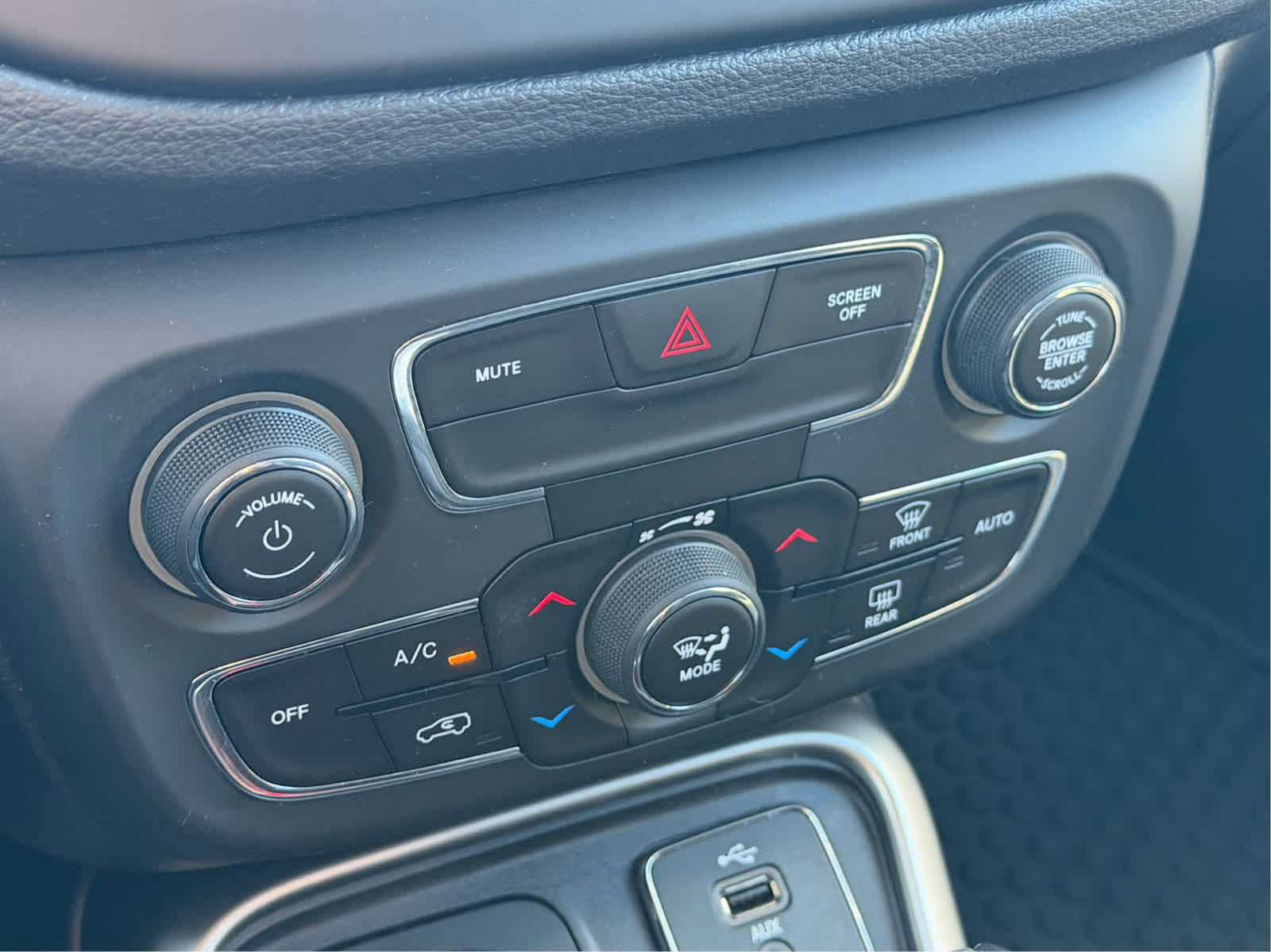 Used 2019 Jeep Compass Latitude w/ Popular Equipment Group AWD/4WD image 20