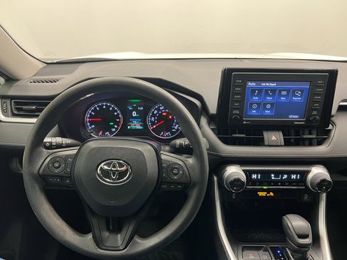 Used 2020 Toyota RAV4 XLE w/ Convenience Package image 17