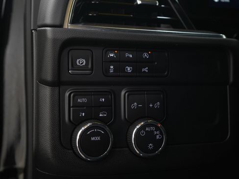 Used 2025 Chevrolet Tahoe LT AWD/4WD image 27