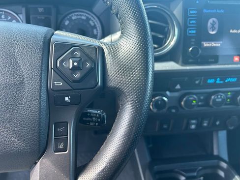 Used 2019 Toyota Tacoma TRD Off-Road w/ TRD Premium Off Road Package AWD/4WD image 22