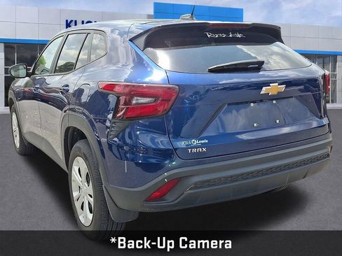 Used 2024 Chevrolet Trax LS FWD image 4