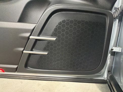 Used 2018 Porsche Cayenne image 25