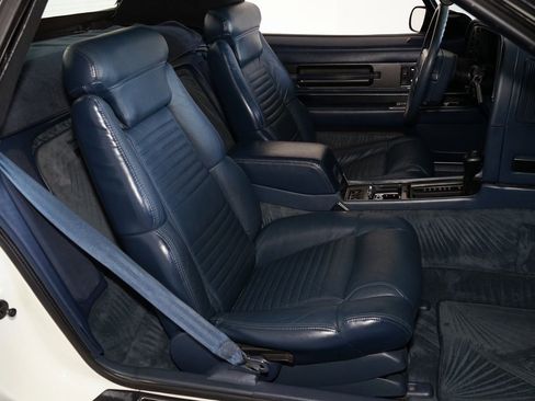 Used 1990 Buick Reatta Convertible image 11