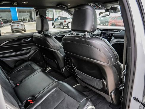 Used 2024 Jeep Grand Cherokee Altitude image 21