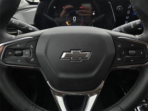 Used 2025 Chevrolet Trax ACTIV w/ Sunroof Package image 23