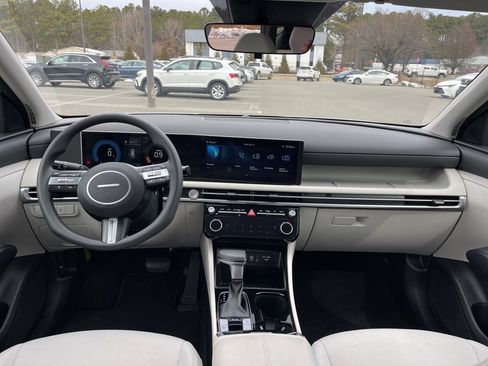 Certified 2025 Hyundai Tucson SEL image 8