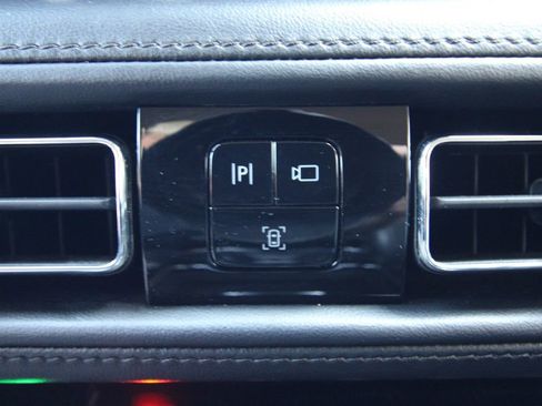 Used 2023 Lincoln Nautilus FWD w/ Premium Package image 30