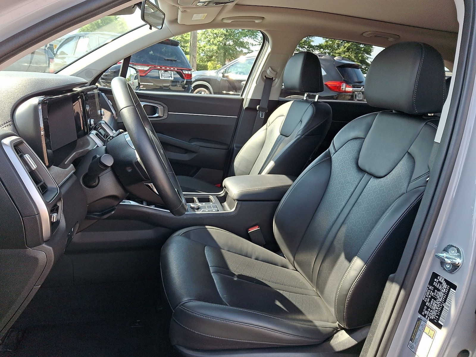 Used 2023 Kia Sorento S w/ Panoramic Sunroof Package AWD/4WD image 16