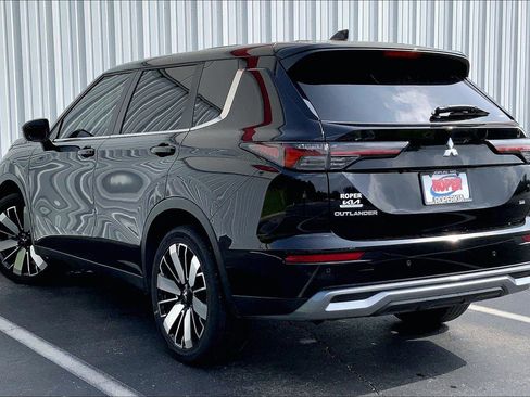Used 2025 Mitsubishi Outlander SE AWD/4WD image 10