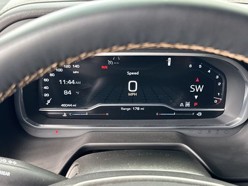 Used 2023 GMC Yukon AT4 w/ AT4 Premium Package AWD/4WD image 22