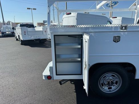 New 2026 Ford F250 XL w/ XL Chrome Package RWD image 9
