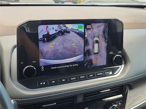 Used 2023 Nissan Rogue Platinum w/ Platinum Premium Package image 17