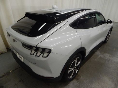 Used 2022 Ford Mustang Mach-E Select image 3