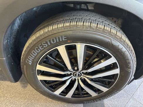 Used 2024 Nissan Pathfinder Platinum w/ Cargo Package image 26