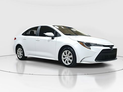 Certified 2024 Toyota Corolla LE image 3