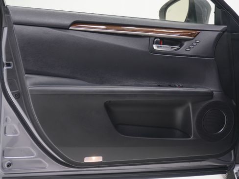 Used 2015 Lexus ES 350 w/ Premium Package FWD image 13