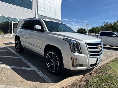 Used 2017 Cadillac Escalade Premium Luxury AWD/4WD image 2