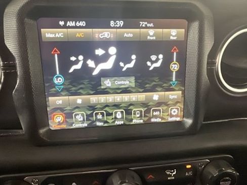 Used 2023 Jeep Wrangler Unlimited Sahara w/ Cold Weather Group AWD/4WD image 20