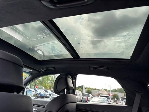 Used 2025 Genesis GV70 3.5T Sport w/ Sport Advanced Package image 15