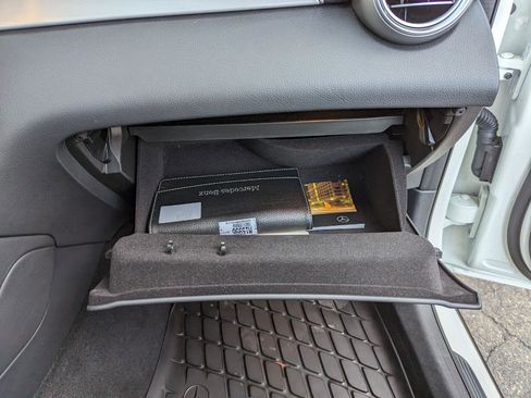 Used 2021 Mercedes-Benz GLC 300 4MATIC image 36