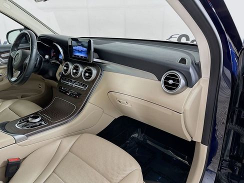 Used 2019 Mercedes-Benz GLC 300 4MATIC image 35