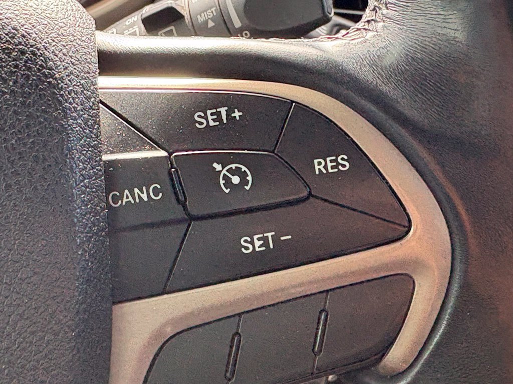 Used 2017 Jeep Cherokee Sport AWD/4WD image 13