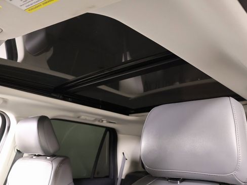 Used 2025 Ford Expedition Active image 18