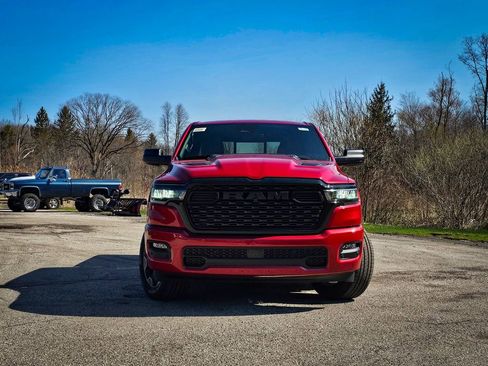 New 2026 RAM 1500 Express AWD/4WD image 10