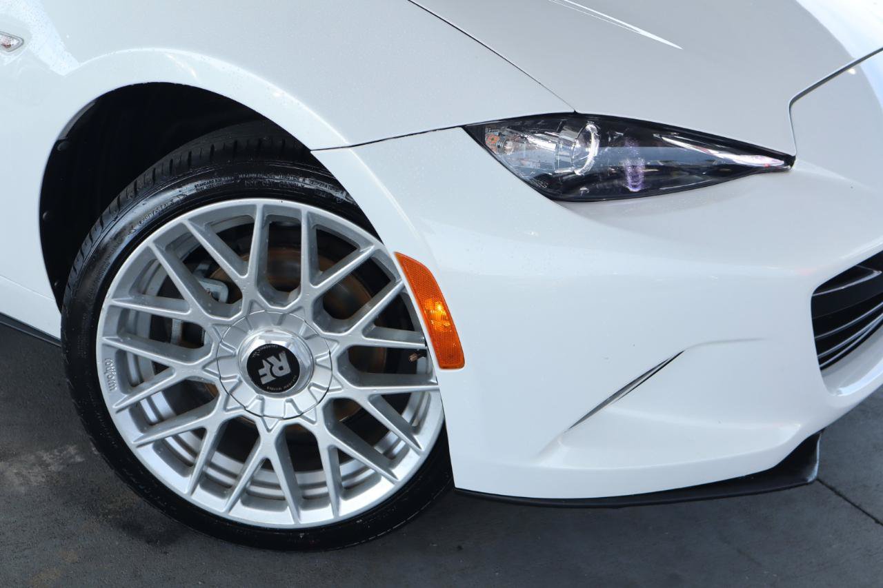 Used 2017 MAZDA MX-5 Miata RF Grand Touring RWD image 4