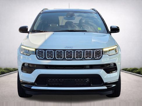 Used 2024 Jeep Compass Limited w/ Elite Group AWD/4WD image 3