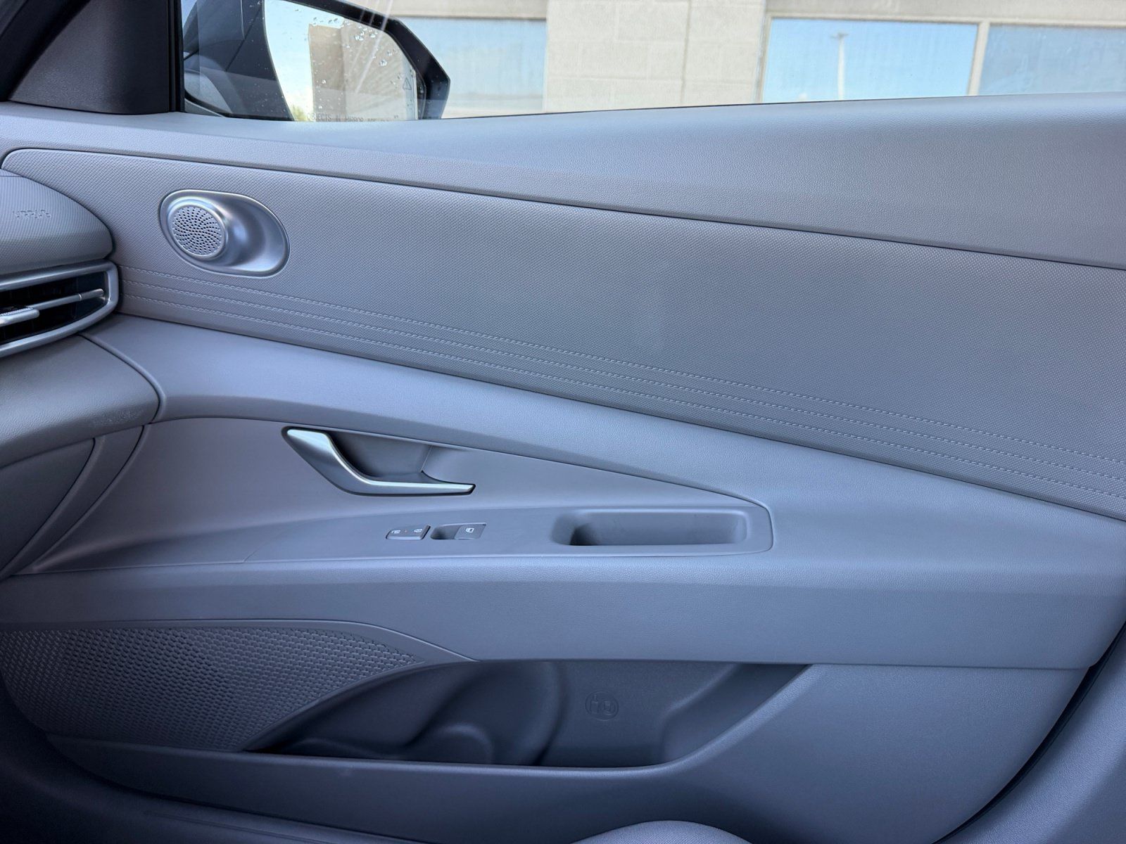 Certified 2025 Hyundai Elantra SE FWD image 16