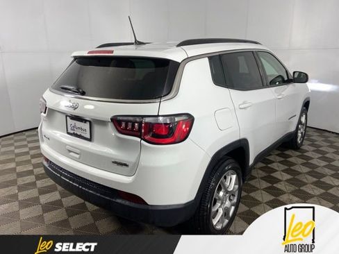 Used 2022 Jeep Compass Latitude AWD/4WD image 7
