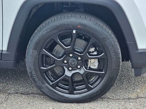 New 2026 Jeep Compass Latitude image 10