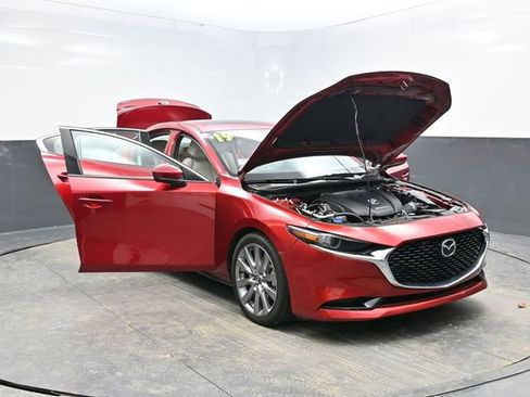 Used 2019 MAZDA MAZDA3 AWD Sedan w/ Premium Package image 32