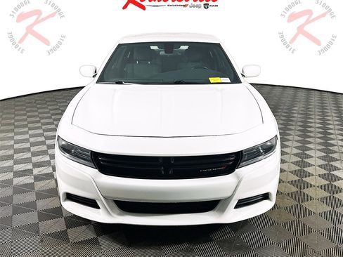 Used 2022 Dodge Charger SXT image 2