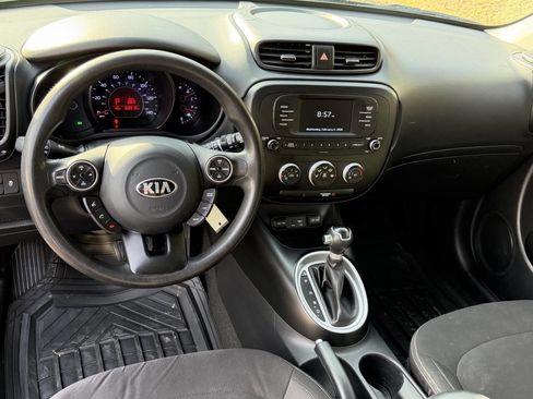 Used 2018 Kia Soul image 18