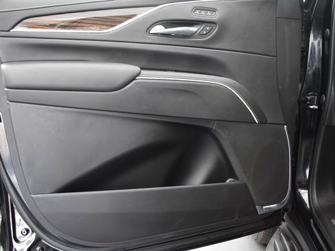 Used 2021 Cadillac Escalade Premium Luxury image 9