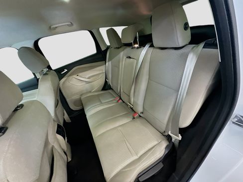 Used 2017 Ford Escape SE image 28