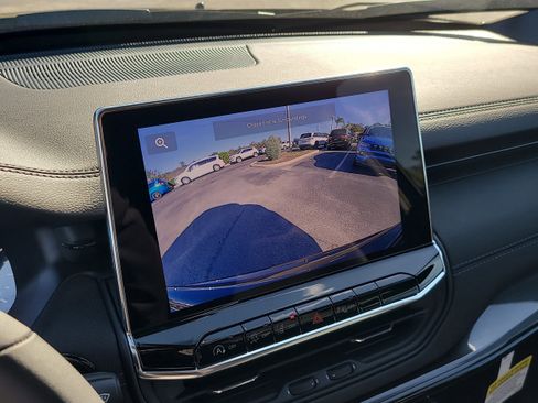 New 2026 Jeep Compass Limited image 17